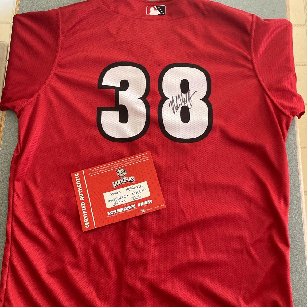 Philadelphia Phillies pitcher Nolan Hoffman autographed LV Ironpigs Jersey